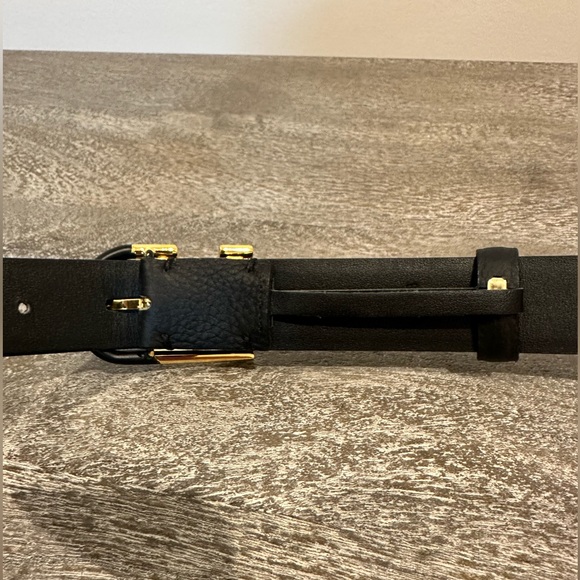 Louis Vuitton leather belt - Picture 5 of 8